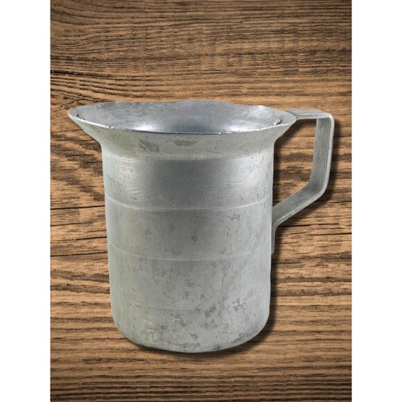 Vintage 1 Qt Aluminum Measuring Pitcher Handle Stamped LAB Laboratory Science - Picture 2 of 6